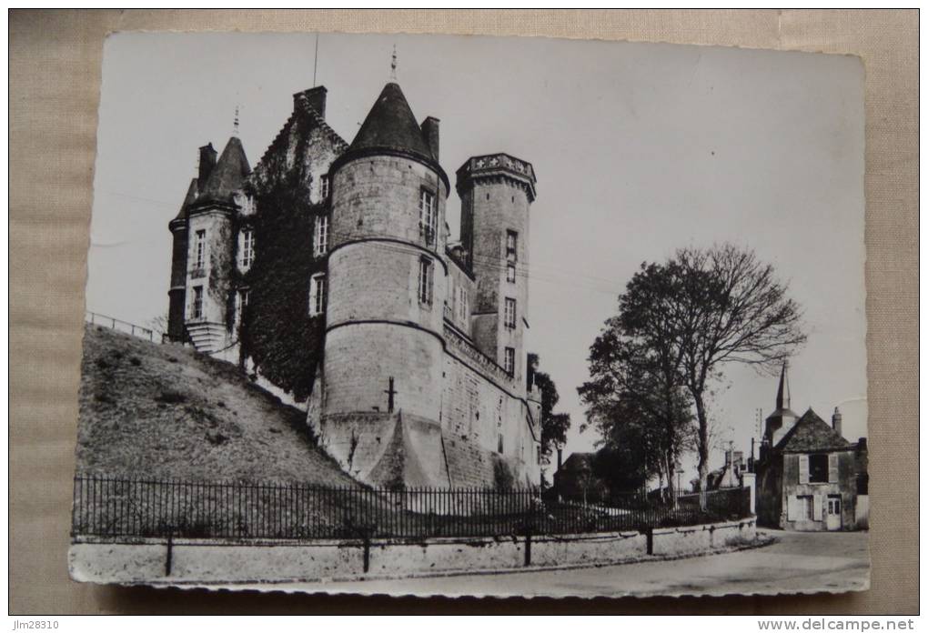 72 / Sarthe - Montmirail - Le Château - XV -  XVIIIe Siècles - Carte Dentelée - Montmirail