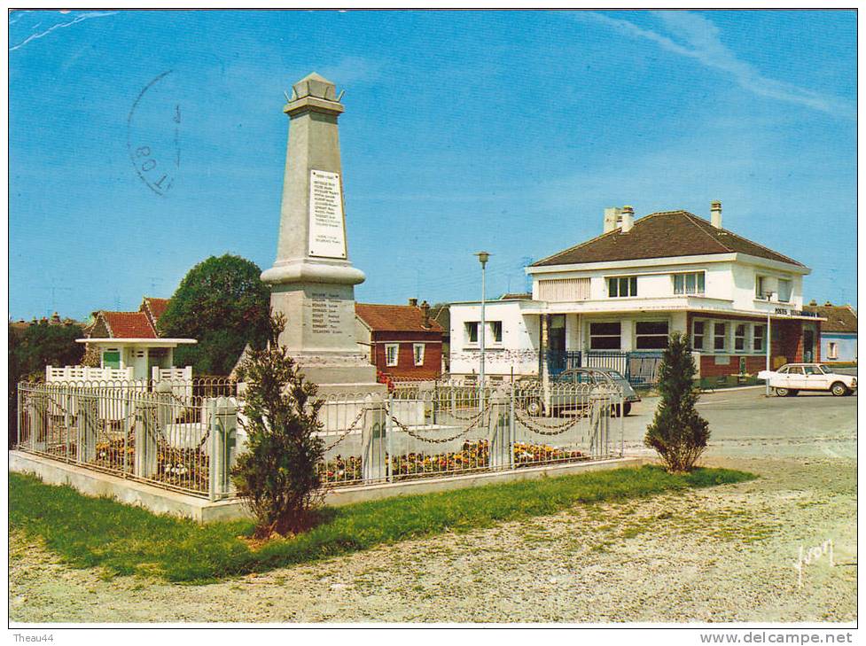 ¤¤  THOUROTTE - Le Monument Aux Morts Et La Poste      ¤¤ - Thourotte