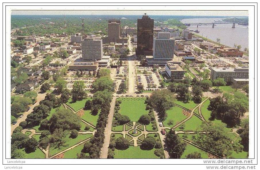 LOUISIANA / BATON ROUGE - SOUTH VIEW FROM THE LOUISIANA CAPITOL - Baton Rouge