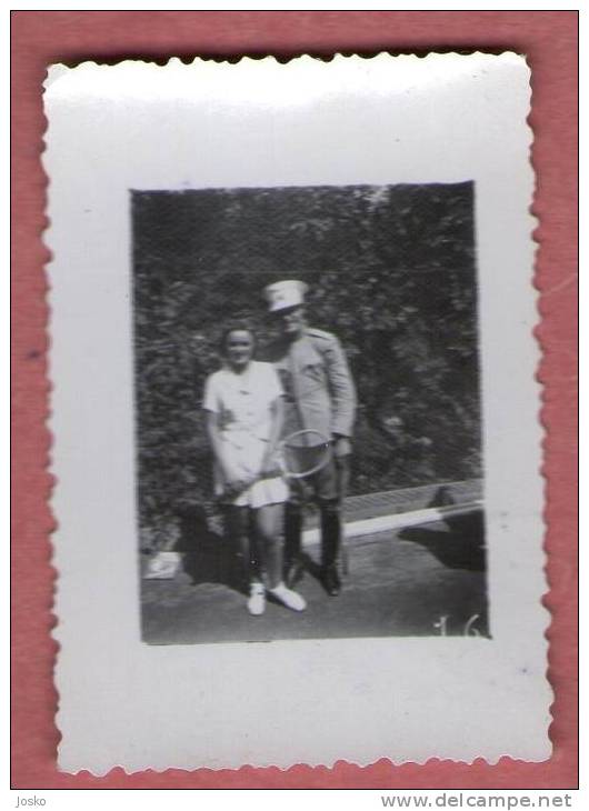 TENNIS - A Woman Tennis Player And A Military Officer ( Old Photo ) * Tenis Sport - Autres & Non Classés