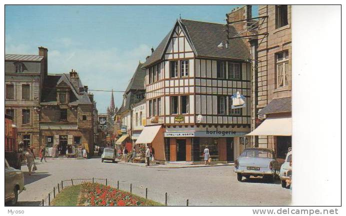 22 PAIMPOL Place Du Martray , Automobiles, Boutique Horlogerie - Penvénan