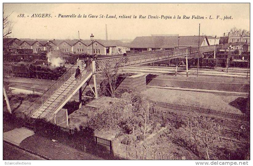 Angers   Passerelle  De La Gare   ( Voir Scan ) - Angers