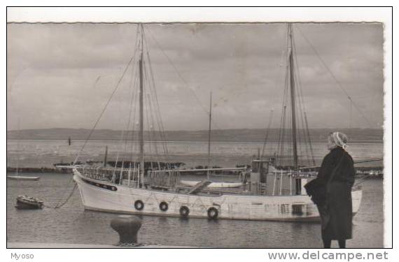 29 DOUARNENEZ Le Depart D´un Mauritanien (pecheur De Langoustes), Bateau - Douarnenez