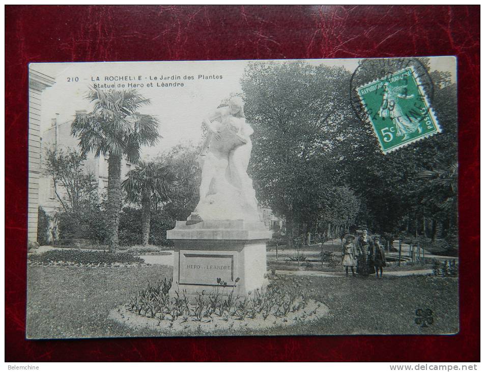 LA ROCHELLE LE JARDIN DES PLANTES STATUE DE HERO ET LEANDRE - La Rochelle