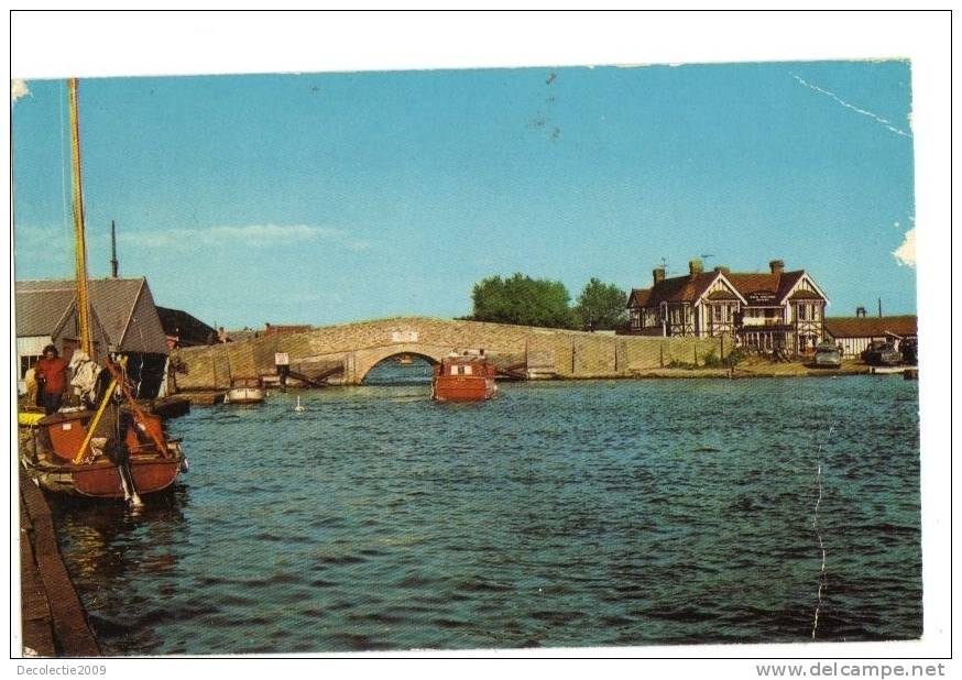 ZS25381 The Bridge And Bridge Hotel Potter Heigan Norfolck Broads Used Good Shape Back Scan At Request - Sonstige & Ohne Zuordnung