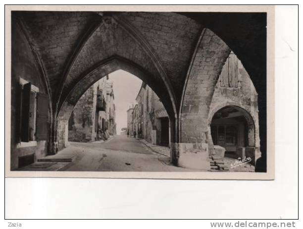 47.230/MONFLANQUIN - Rue Des Arcades Vue De La Corniere Haute Cpsm N°21 - Monflanquin