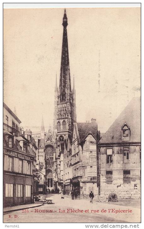 ROUEN - La Flèche Et Rue De L'Epicerie - Rouen