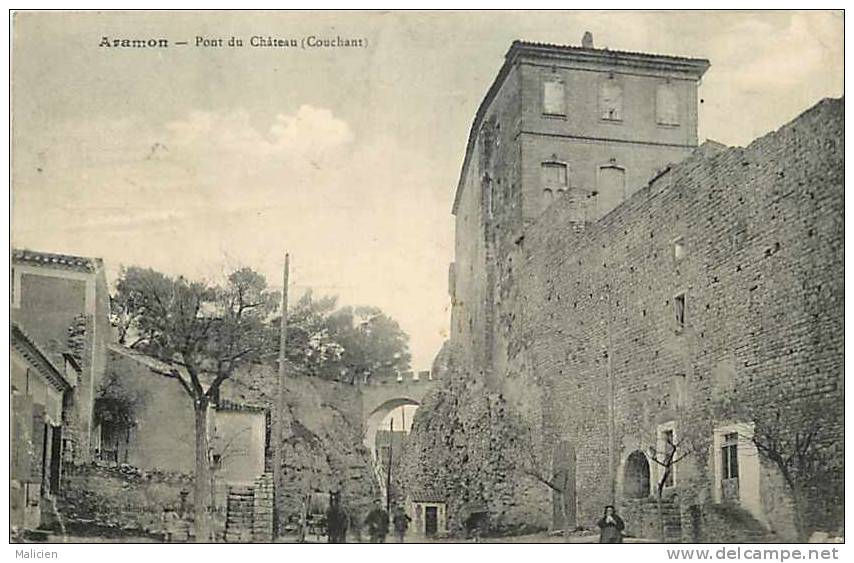 Gard -ref A112- Aramon - Pont Du Chateau   - - Aramon