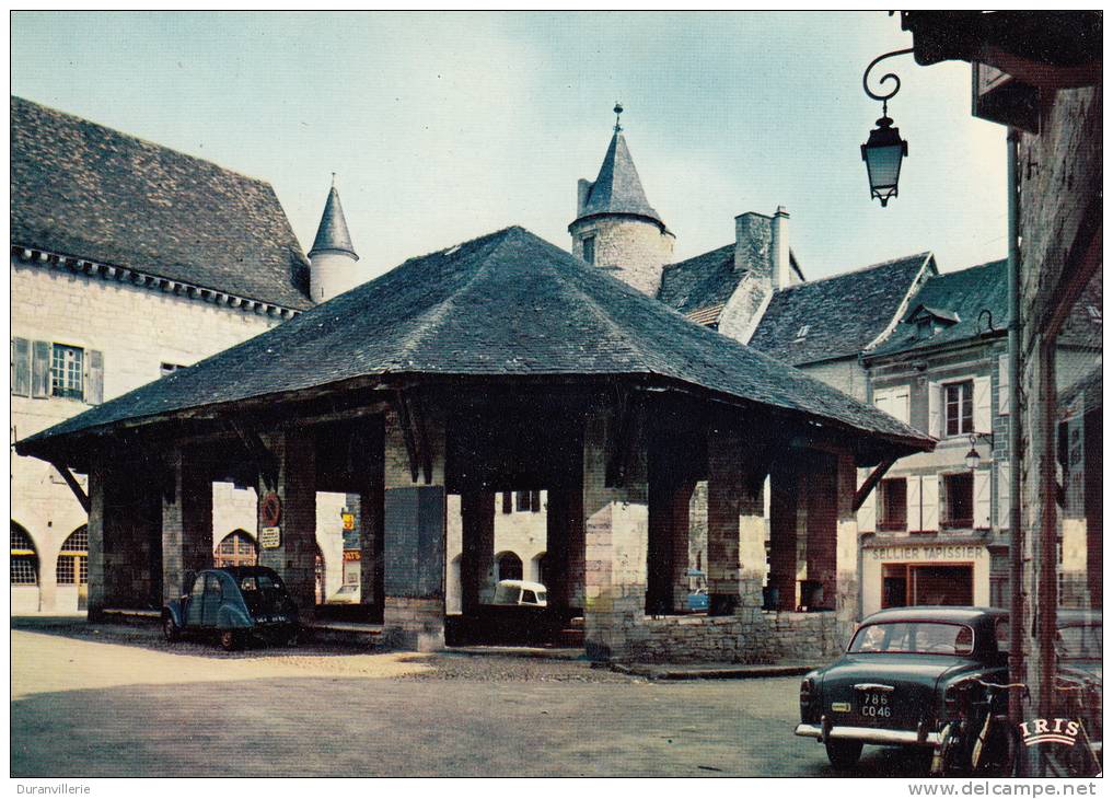 46 - MARTEL-en-Quercy - Les Halles (Voitures Peugeot 403, Citroen 2cv) - Autres & Non Classés