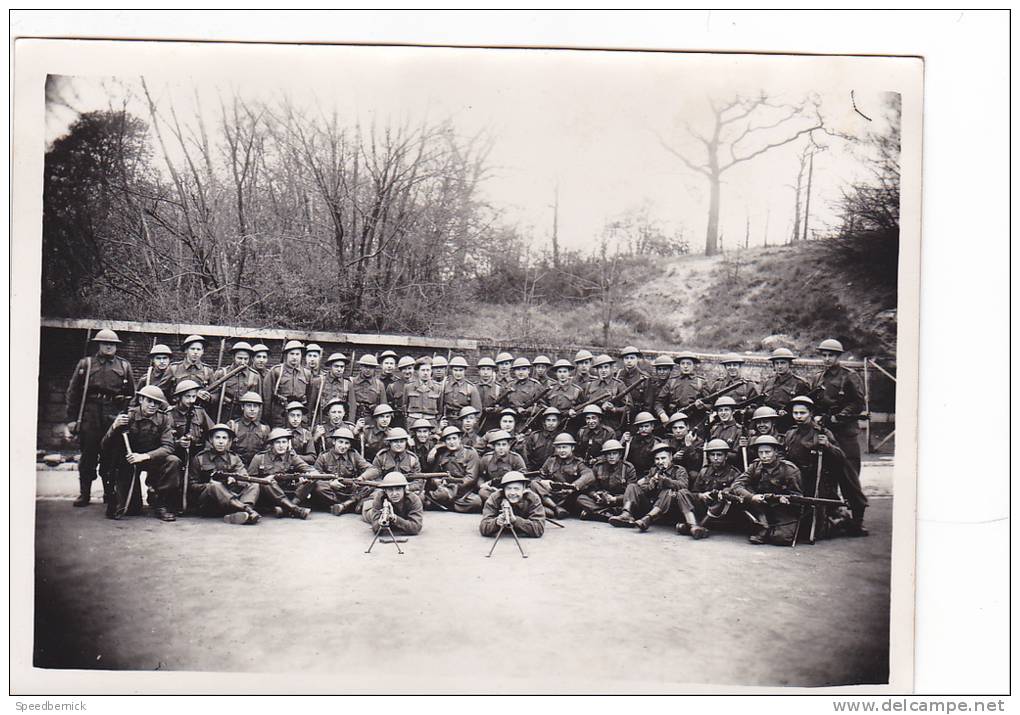 20567 Photo Militaire 18x13 Cm La Chartreuse15 Mai 1950 Belgique Liege  -fusil - Guerre, Militaire