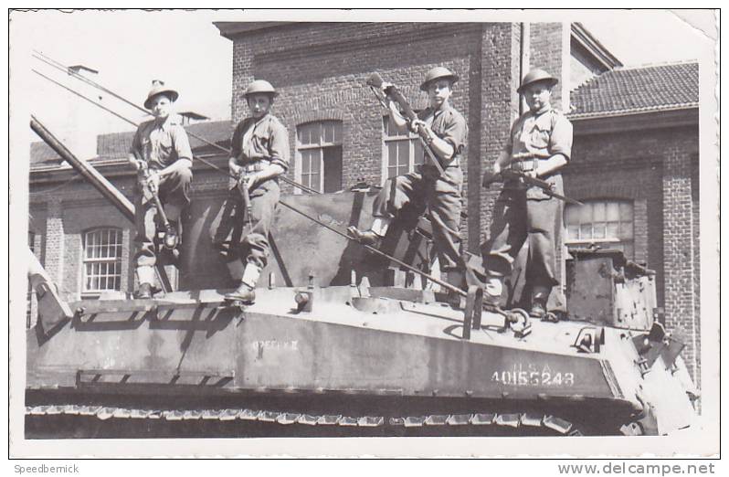 20568 Carte  Photo Militaire  La Chartreuse Belgique Liege 15 Mai 1950 - Soldat Char Américain - Personnages
