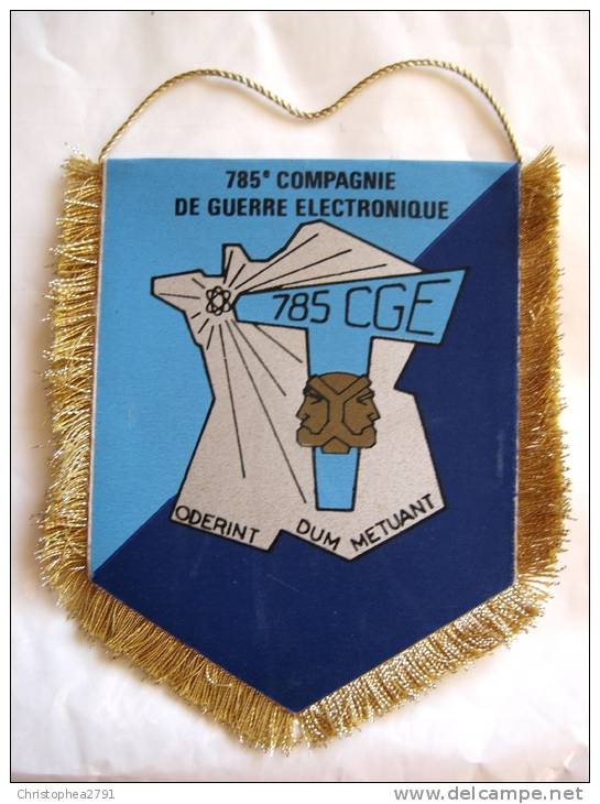 FANION REGIMENT DE TRANSMISSIONS LA 785° COMPAGNIE DE GUERRE ELECTRONIQUE 785° CGE ETAT EXCELLENT - Armée De Terre