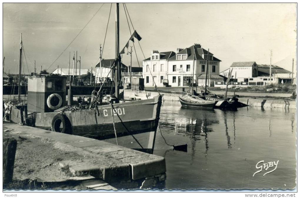 14 - COURSEULLES SUR MER - PORT ET HOTEL DU BON ACCUEIL - Arromanches