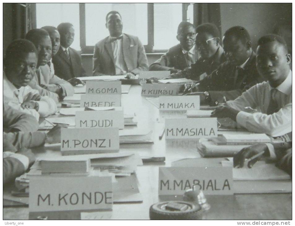 Vergadering In De Congo Met M. KONDE MABIALA PONZI DUDI BEDE GOMA MASIALA MUAKA KUMBU  ( Zie Foto Voor Details ) !! - Afrika