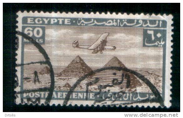EGYPT / 1933 / AIRMAIL / AIRPLANE / HANDLEY PAGE H.P.42 OVER PYRAMIDS / POST MARK / FAIUM / VF USED . - Gebruikt