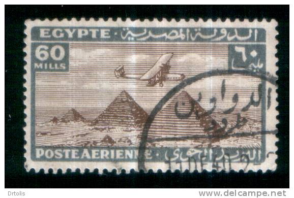 EGYPT / 1933 / AIRMAIL / AIRPLANE / HANDLEY PAGE H.P.42 OVER PYRAMIDS / POST MARK / DAWAWIN / VF USED . - Usados