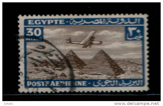 EGYPT / 1933 / AIRMAIL / AIRPLANE / HANDLEY PAGE H.P.42 OVER PYRAMIDS / QANTARA / VF USED . - Oblitérés