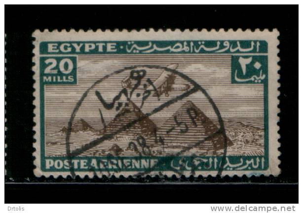 EGYPT / 1933 / AIRMAIL / AIRPLANE / HANDLEY PAGE H.P.42 OVER PYRAMIDS / HAHIA / VF USED . - Oblitérés