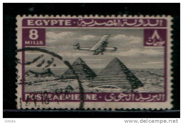 EGYPT / 1933 / AIRMAIL / AIRPLANE / HANDLEY PAGE H.P.42 OVER PYRAMIDS / POST MARK / PORT SAID / VF USED . - Oblitérés