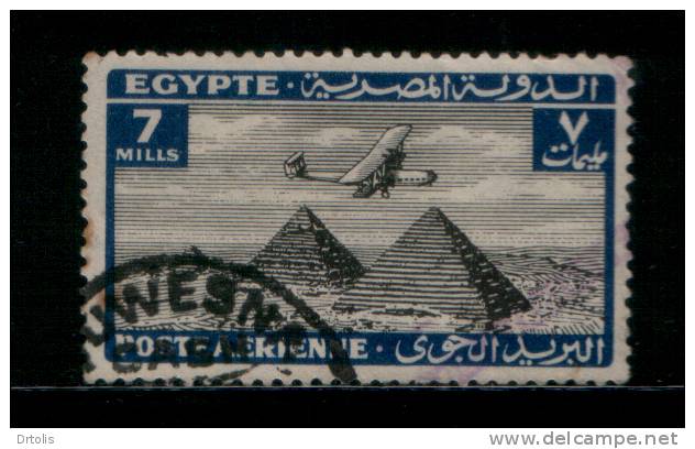 EGYPT / 1933 / AIRMAIL / AIRPLANE / HANDLEY PAGE H.P.42 OVER PYRAMIDS / POST MARK / QUWESNA / VF USED . - Usados