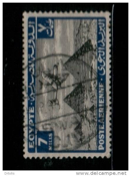 EGYPT / 1933 / AIRMAIL / AIRPLANE / HANDLEY PAGE H.P.42 OVER PYRAMIDS / POST MARK / ASWAN / VF USED . - Usados