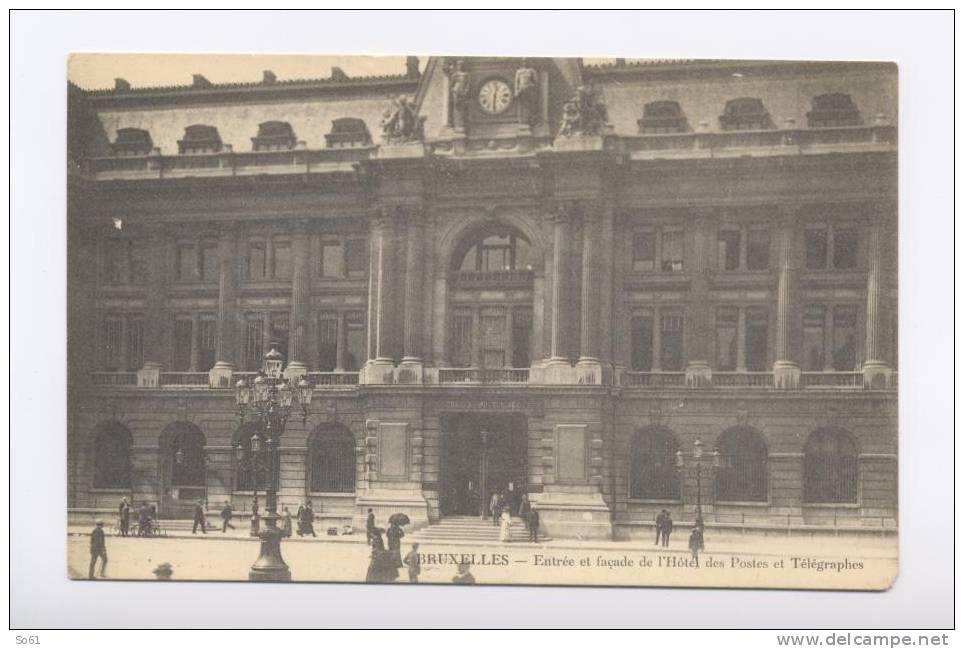 844.Bruxelles - Entree Et Facade De L'Hotel  Des Postes Et Telegraphes - Animation.  Ca 1910-20 - Pubs, Hotels, Restaurants