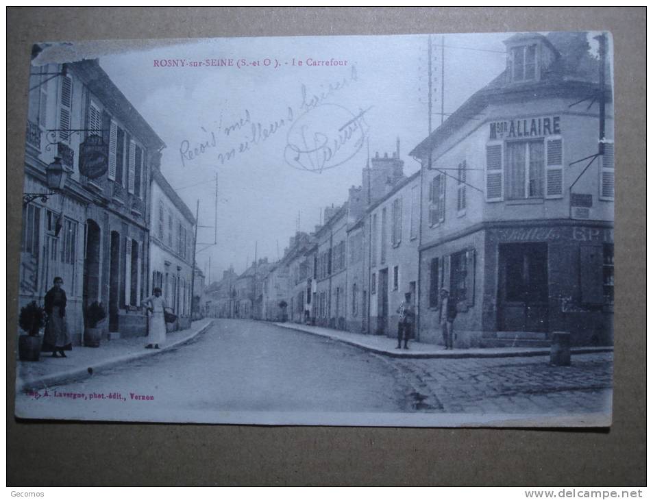 CPA 78 - ROSNY SUR SEINE - Le Carrefour (commerces, Café) - Rosny Sur Seine