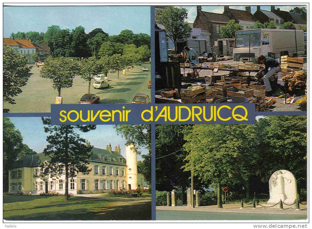 Carte Postale 62. Audruicq Le Marché  Le Chateau Monument Aux Morts  Place De Gaulle Très Beau Plan - Audruicq