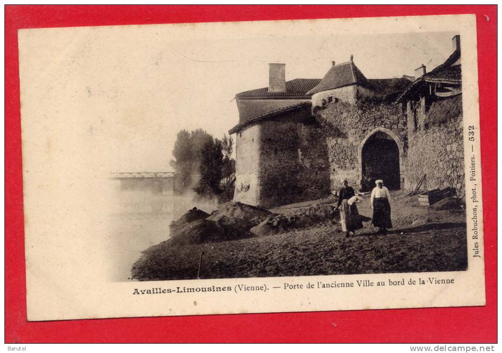 AVAILLES LIMOUSINES --> Porte De L´Ancienne Ville Au Bord De La Vienne - Availles Limouzine