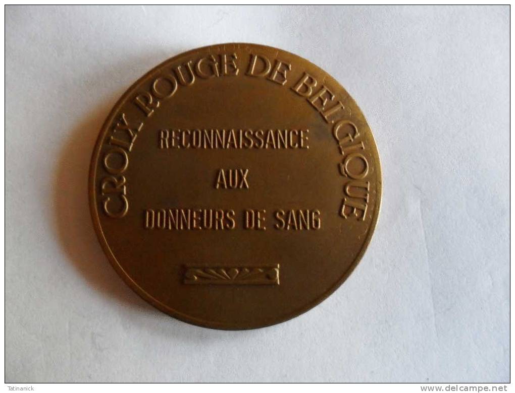 Croix Rouge De Belgique Reconnaissance Aux Donneurs De Sang (rare) - Other & Unclassified