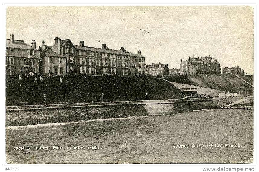 CROMER : FROM PIER LOOKING WEST / POSTMARK - CROMER / ADDRESS - LONDON, RAVENSCOURT PARK, HAMLET GARDENS - Middlesex