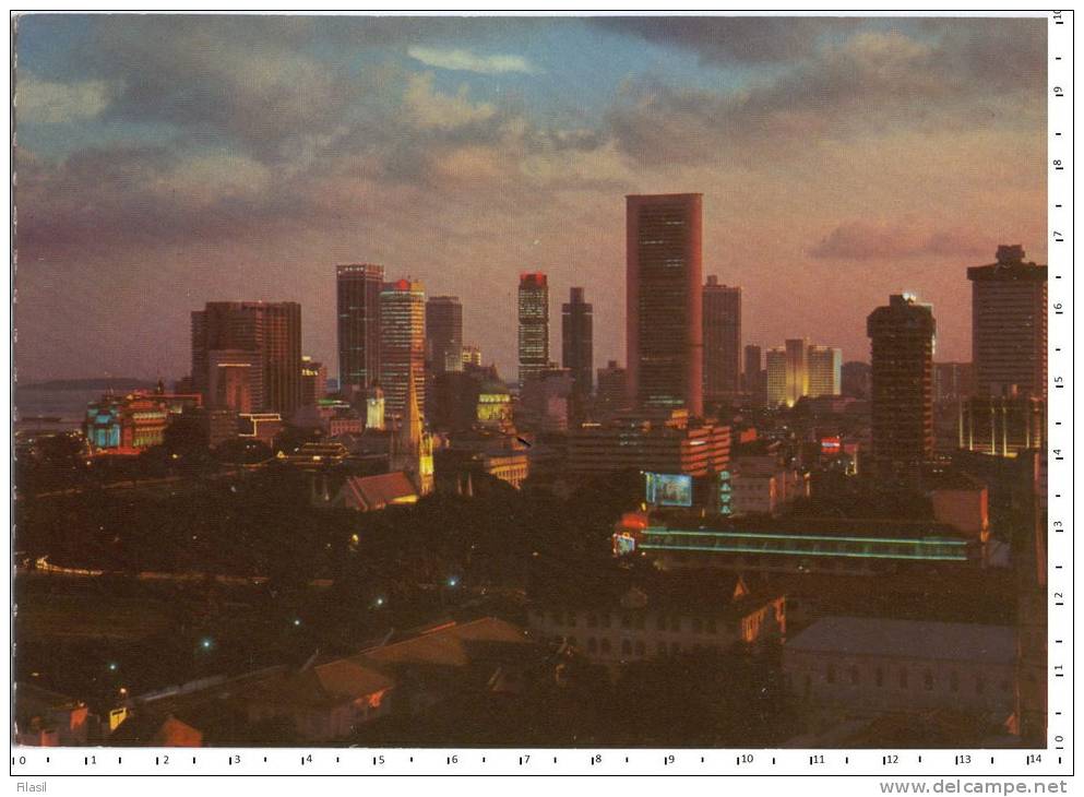 SI53D Singapore Malesia  Vista Notturna Dei Grattacieli Moderni Post Card Nuova Anni 80 - Malasia