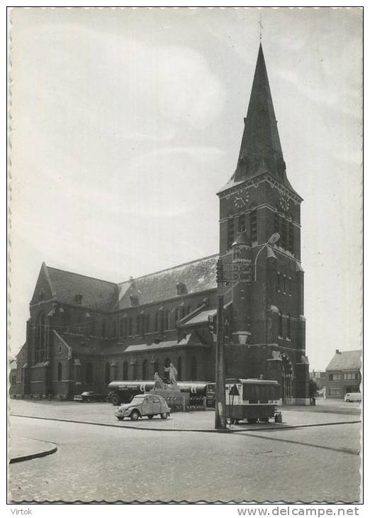 Putte :  Kerk En Monument  (   FRITUUR -   Citroën  2CV )     ( Groot Formaat ) - Putte