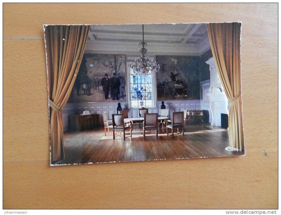 Cp  Doullens .  Mairie ( Intérieur ) Salle Du Commandement Unique Du 26 Mars 1918 - Doullens