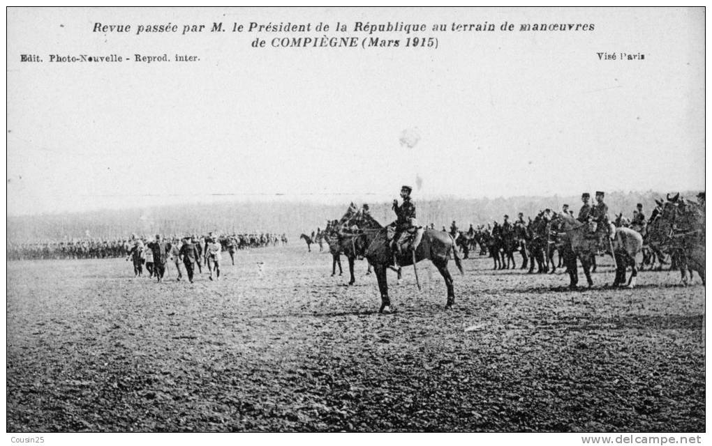 60 COMPIEGNE - Revue Passée Par M. Le Président De La République Au Terrain De Manoeuvres - Compiegne