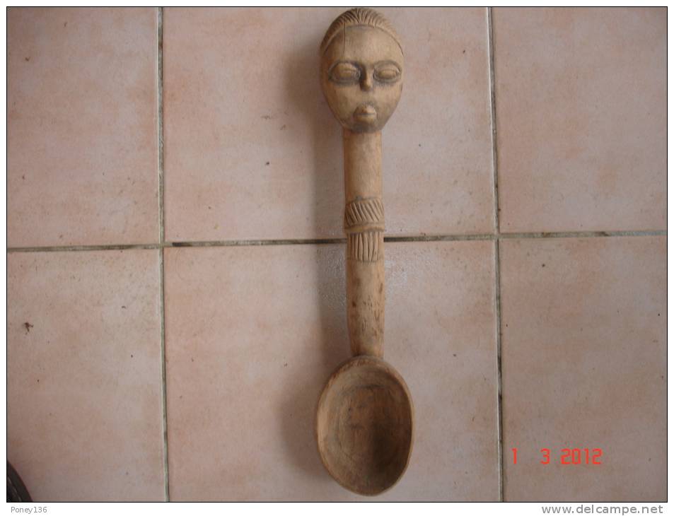 Cuillère Ethnique Afrique De L'ouest Baoulé,,côte D'Ivoire ,L:42,5 Cms ,début XX ème - Afrikanische Kunst