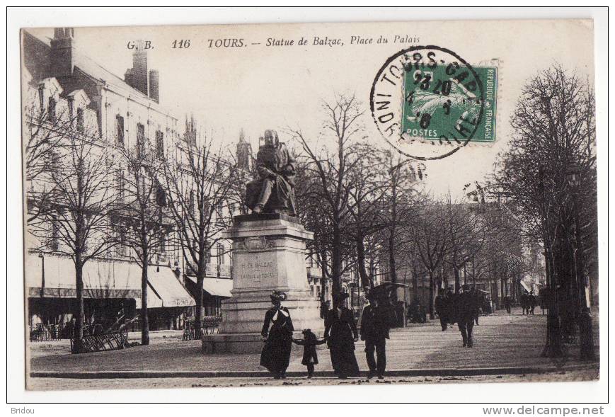 37  TOURS   Statue De Balzac Place Du Palais - Tours