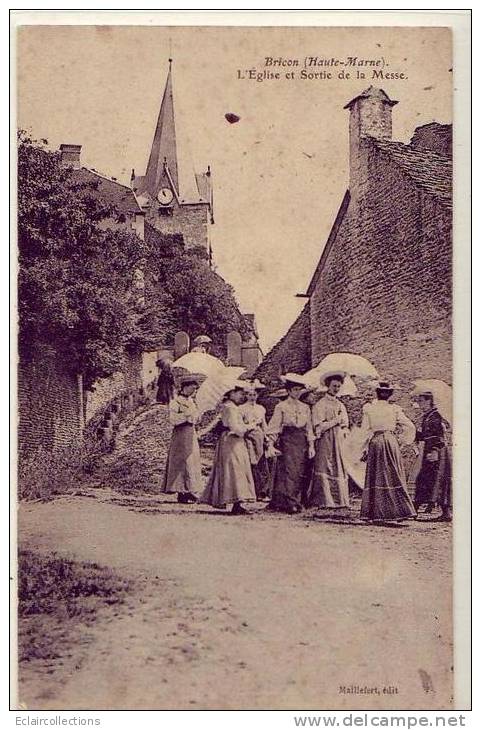 Haute-Marne   Bricon    L' église Et Sortie De Messe - Andere & Zonder Classificatie