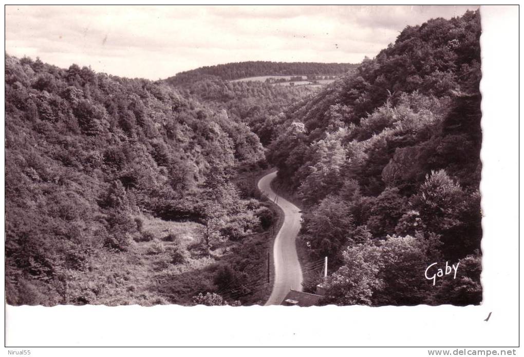 22 SAINT GILLES VIEUX MARCHE Près MUR DE BRETAGNE Gorges De La Vallée De Poulancre - Saint-Gilles-Vieux-Marché