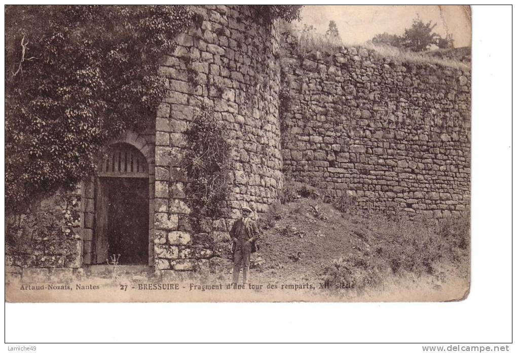 BRESSUIRE  Fragment D 'une Tour Des Remparts  ( Deux Sèvres ) - Bressuire