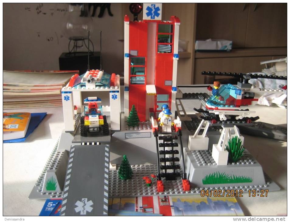Lego 7892 L´Hôpital Avec Plan Sans Boîte Voir Scan Comme Neuve 100 % Complet - Lego System