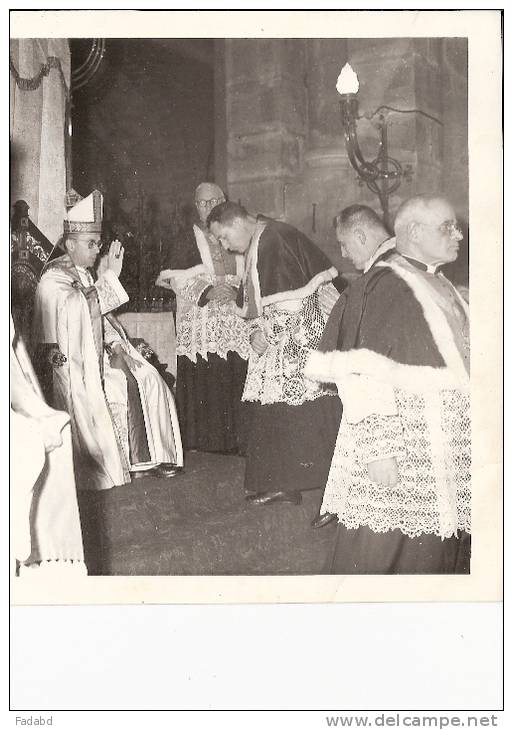 MONSEIGNEUR DEZOLME LE 30 OCTOBRE 1960 RECOIT L OBEDIENCE DES CHANOINES LE PUY CLERMONT ?? FORMAT 15*13 - Vierge Marie & Madones