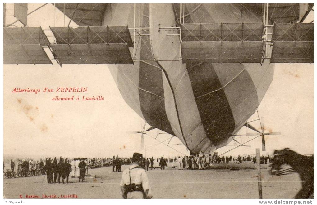 ATTERISSAGE D UN ZEPPELIN - BELLE VUE - Mongolfiere