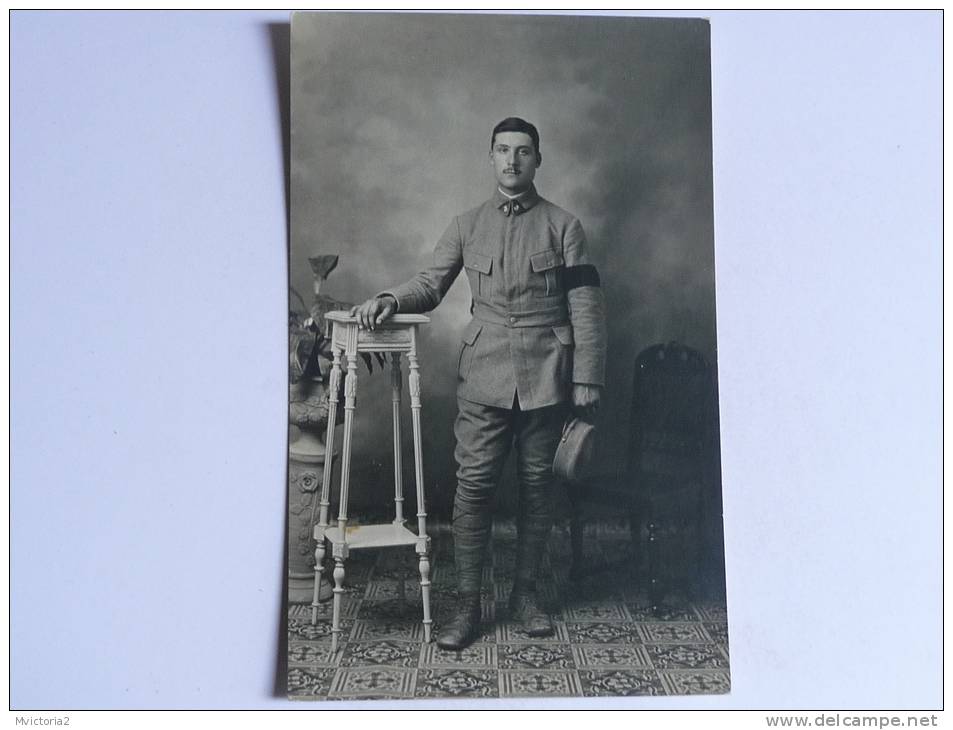 Carte Photo D'un Militaire Prise à MONTPELLIER - Personnages