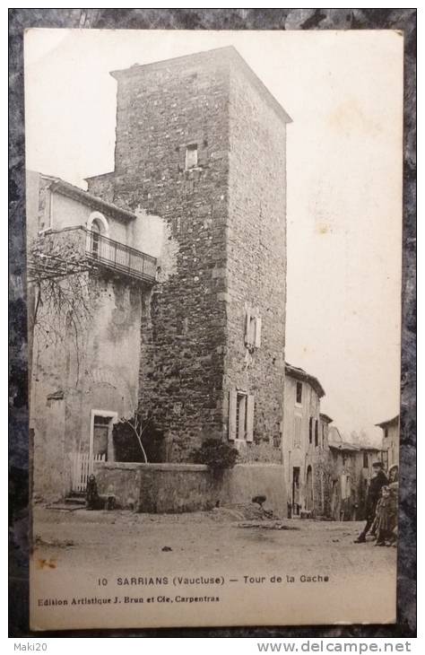 (84).SARRIANS . TOUR DE LA GACHE.CIRCULE EN 1923.CACHET CONVOYAGE. - Sarrians