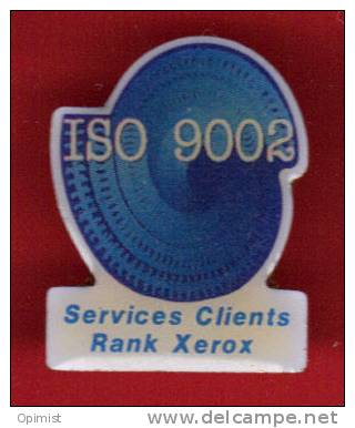 21060-pin's Informatique.rank Xerox.iso 9002.signé Caroline Lisfranc. - Informatique