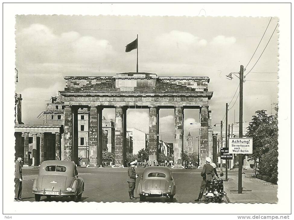 BERLIN - BRANDENBURGER TOR - SEKTORENGRENZE - POLIZEI-POLICE CONTROL-CARS - 2PICS *(ger844) - Porta Di Brandeburgo