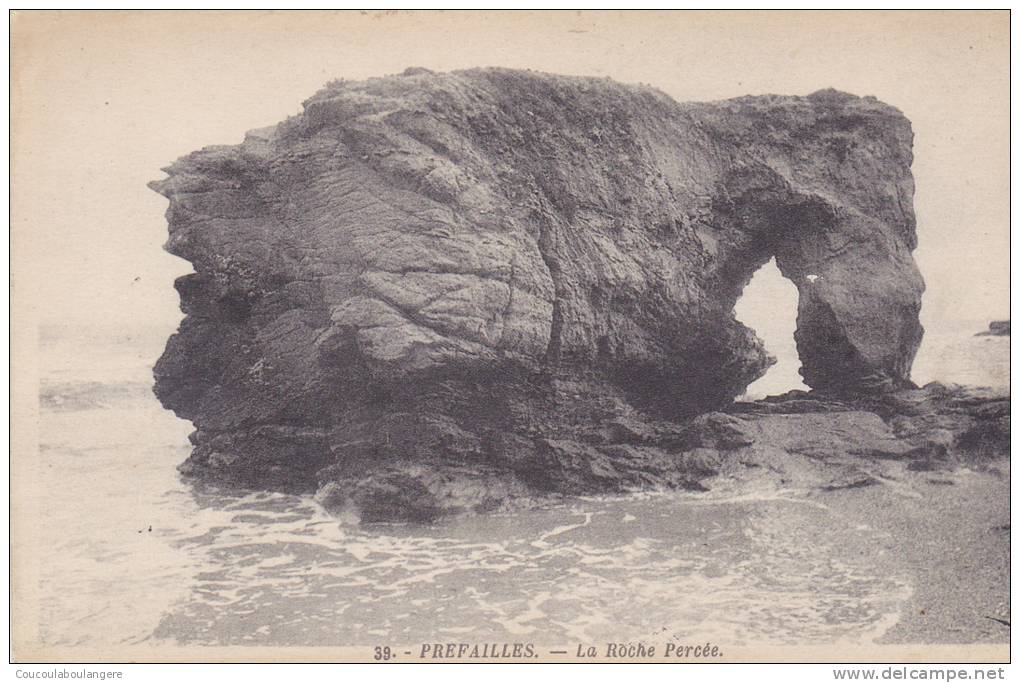 PREFAILLES  (44) - La Roche Perçée - Préfailles