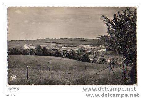 80 DOULLENS - Les Casernes - Doullens