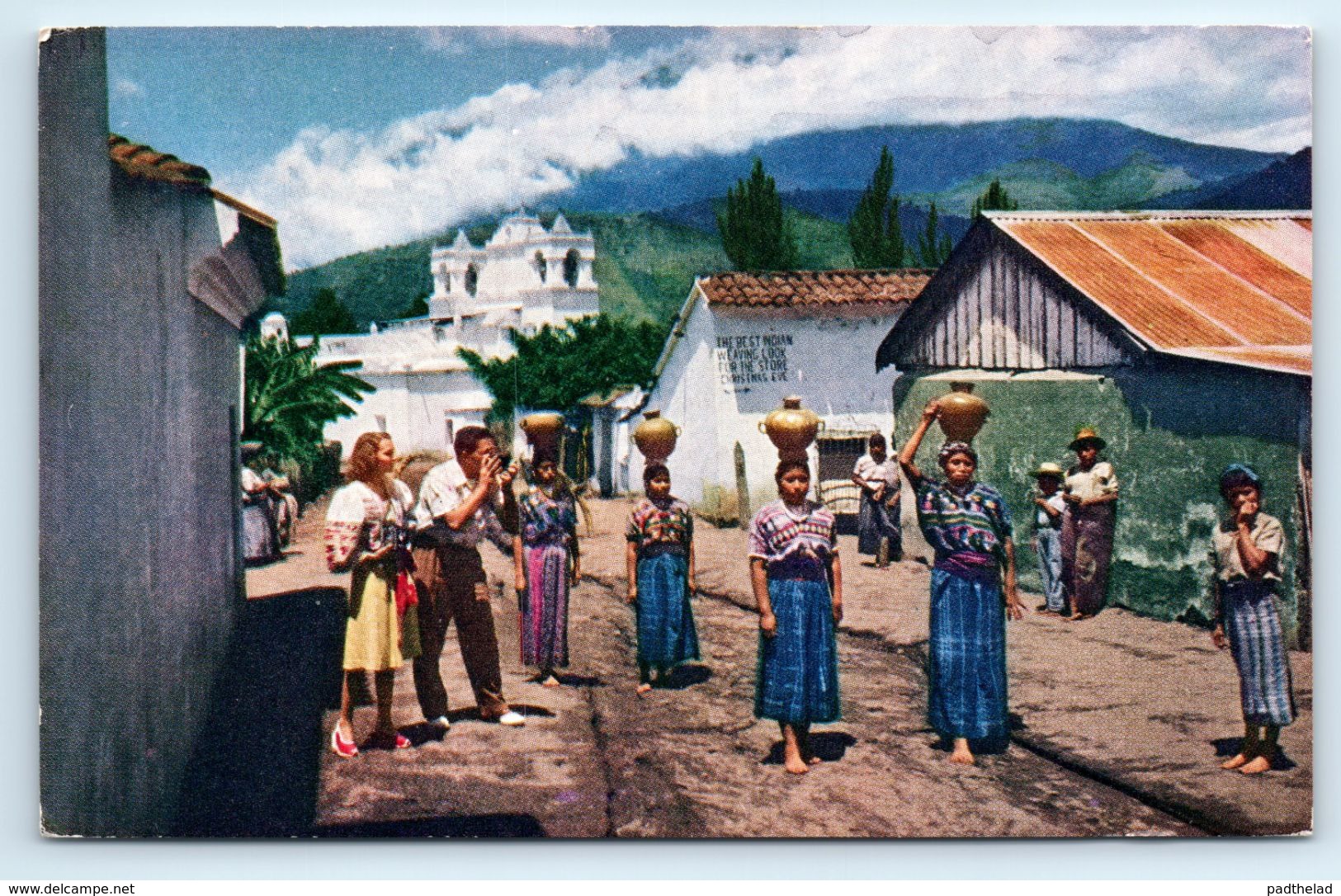 POSTCARD GUATEMALA NATIVE WOMEN COLOUR PAN AMERICAN WORLD AIRLINES POSTCARD LAD AP431 450M 47 - Guatemala